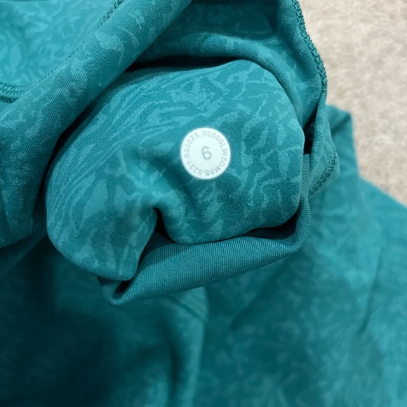 Lululemon invigorate 23” leggings - Picture 3 of 3